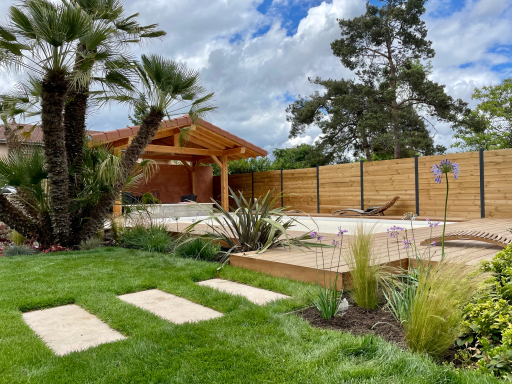 allée de pas japonais et terrasse en bois