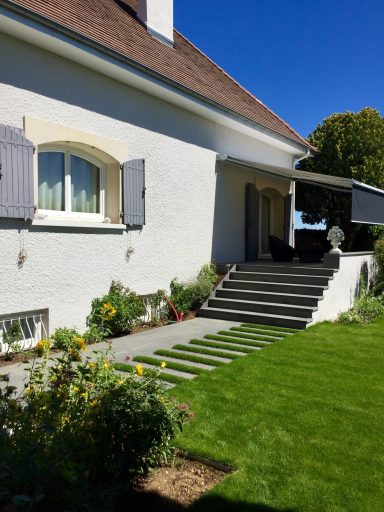 escalier et pas japonais en pierre